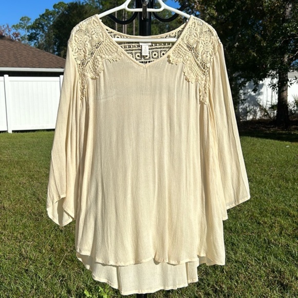 New Chico’s yellow top - Picture 1 of 10